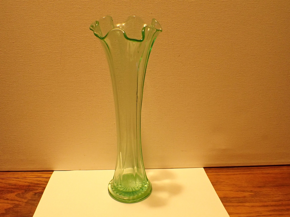 Vintage Green Depression Glass Ribbed Bud Vase 10 5 Etsy