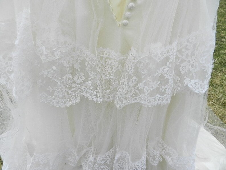 1940/'s beautiful vintage white lace wedding dress button down lace sleeves