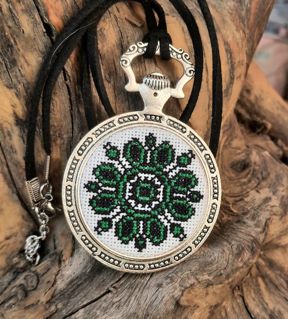 Romanian Folk Ethnic Pendant Green Necklace Ethno Embroidered