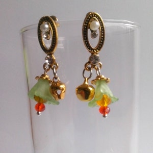 Singing Earrings Girlfriend Gift Dangle Drop Earrings Lucite Flower Earrings Romantic Earrings Vintage Style Earrings Valentine&#39;s Day