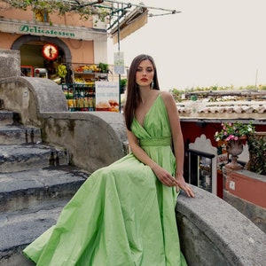 Abito lungo in taffetà verde #matrimonio #cocktail #ballodiballo