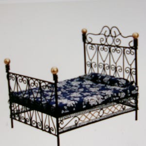 1:12 Scale Dollhouse Miniature Black/Gold Wrought Iron Metal Bed w./Removable Mattresswith attached Pillow