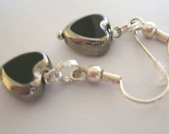 Glass heart earring, tiny black glass heart with silver frame, vintage look, Valentine's Day, traditional dirndl. Also available as ear clip