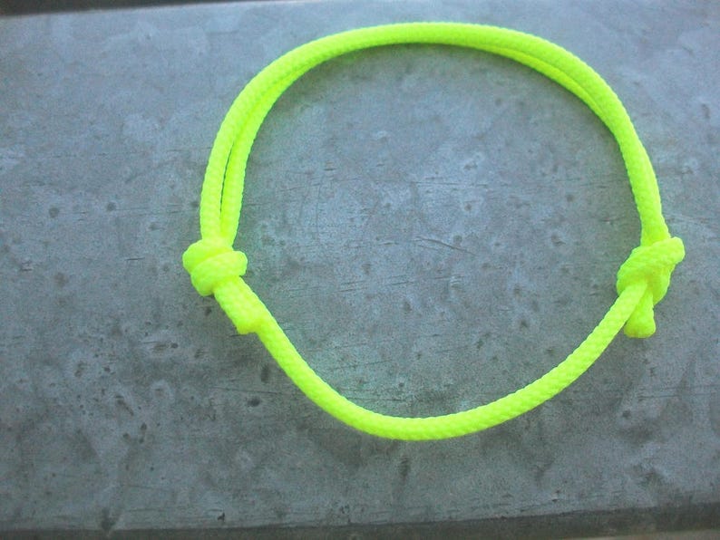 Surferarmband, neon gelb 2,5 mm, feines Bändchen für schmale Handgelenke, Segler Surfer Armband, Kletter Schnur Seil Tau Knoten, nautisch Bild 5