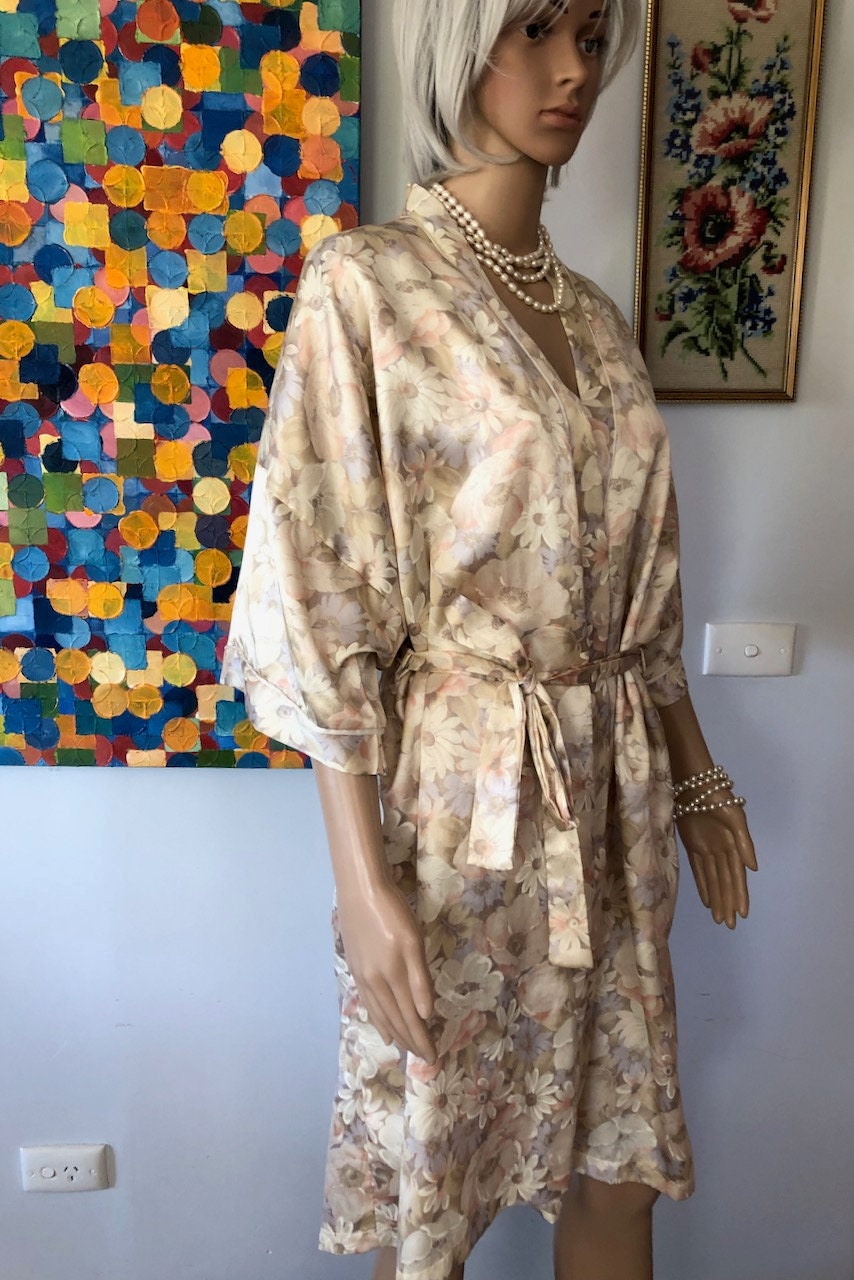 Vintage SUSSAN 80s Dressing Gown Happy Coat Kimono Sleeve Robe Etsy