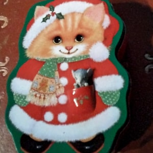 Unique cat collectible  tin