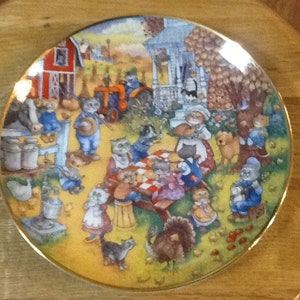 Franklin mint cat plate  &quot; A purrfect feast &quot; bill bell