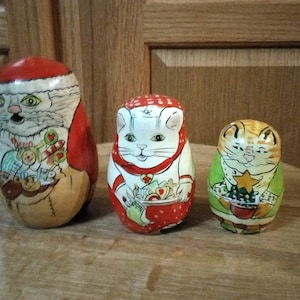 Vintage Christmas cat nesting dolls