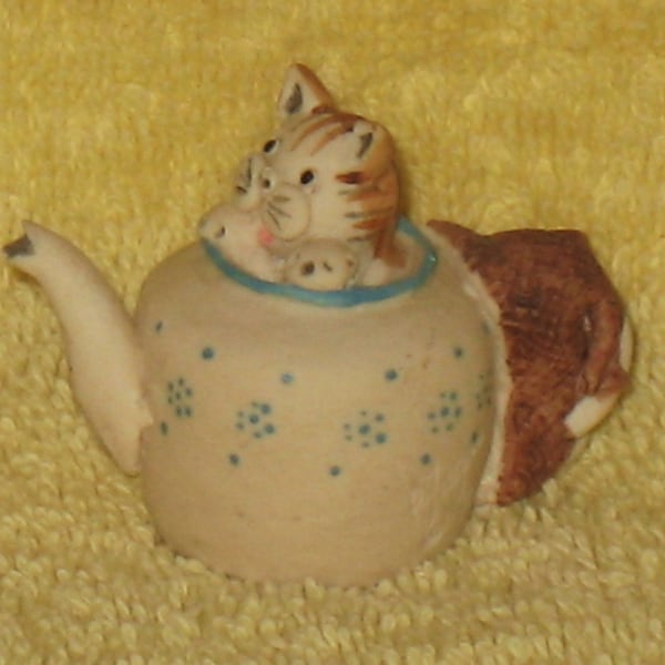 vintage rare peter fagan cat in tea kettle