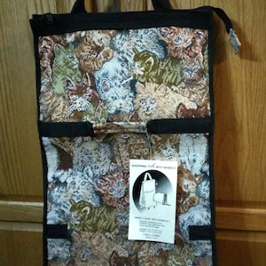 Cat tote on wheels