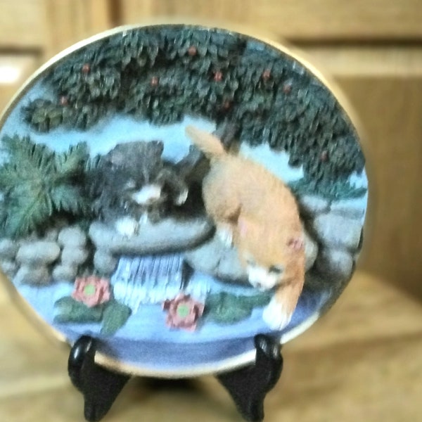 Vintage three d cat plate