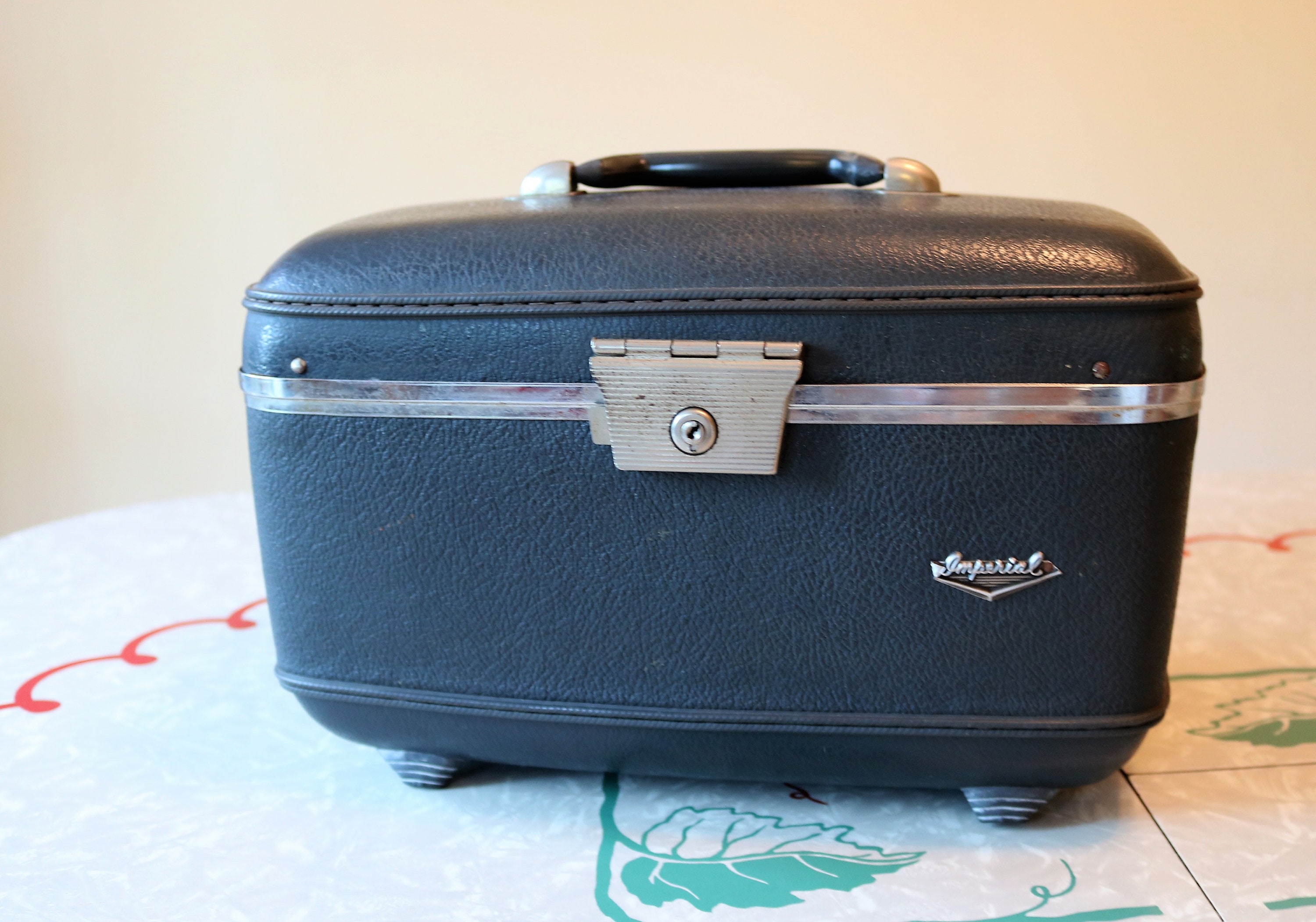Journeyman Signature Gray Canvas Toiletry & Train Case Luggage Bag  Makeup Travel