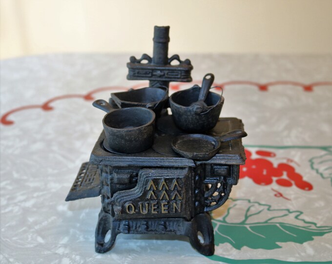 Adorable Miniature Queen Cast Iron Stove Set Vintage Sample Etsy