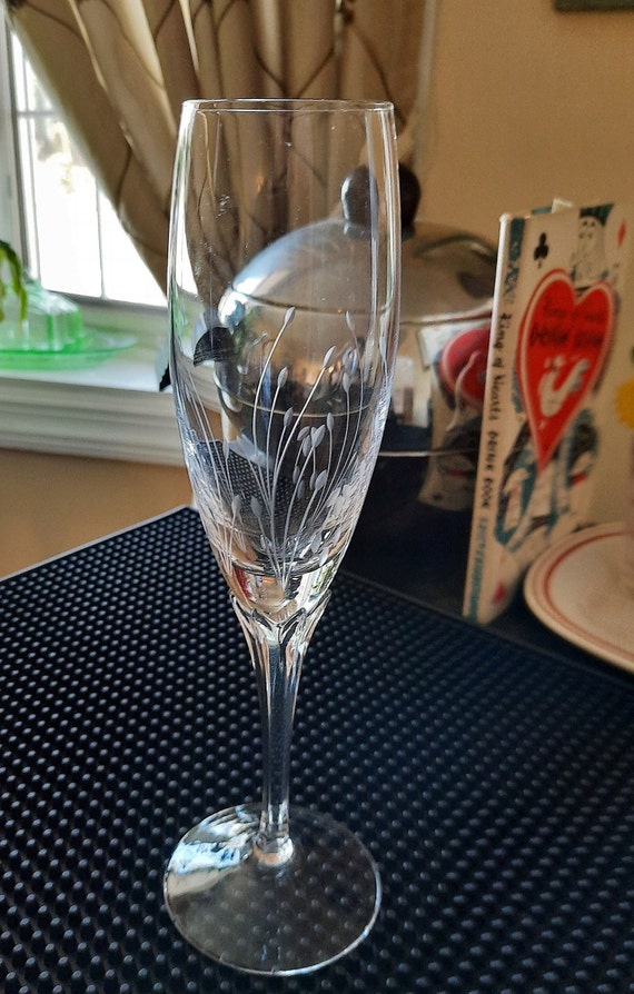 Lucia Tulip Champagne Glass Flute + Reviews