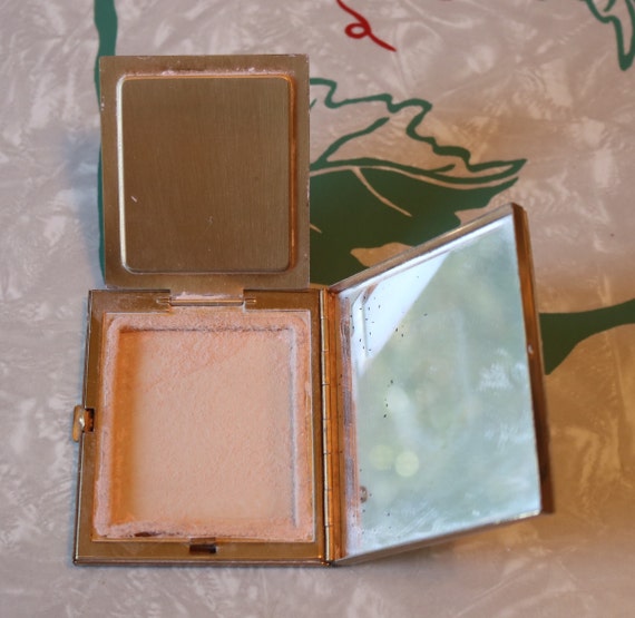 Vintage Mother of Pearl and Rhinestone Compact, M… - image 5