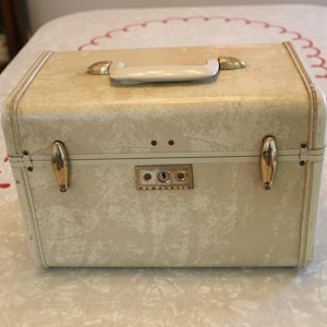 Vintage Samsonite Beige Train Case, Retro Makeup Case, Samsonite Streamline Shwayder Bros