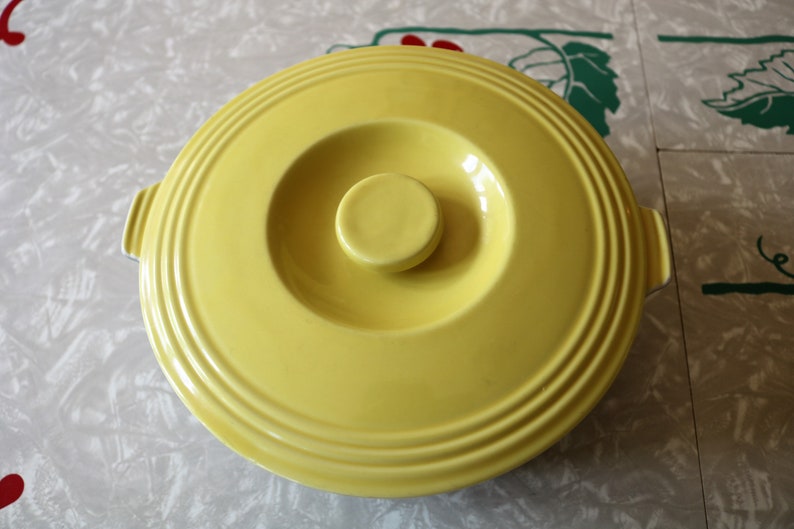Cool Hall General Electric Refrigerator Ceramic Bowl with Lid Gray Covered Bowl with Yellow Lid