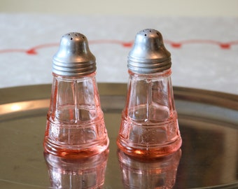 Adorable Pink Depression Glass Salt Pepper Shaker, Jeannette Glass Pink Vintage Shaker Pair