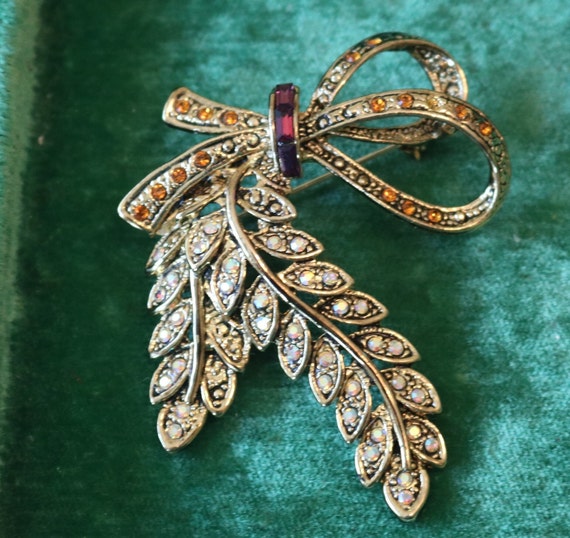 Costume rhinestone jewelry deals