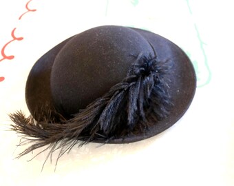 Chapeau Creations by Ruth Kropveld Black and White Vintage  display picture 1