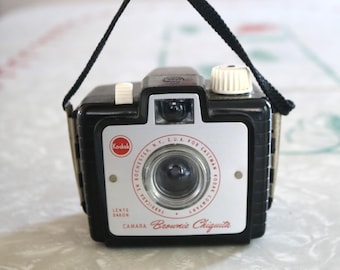 Vintage Kodak Brownie Cresta 3 Camera, 1960s England Analog Film