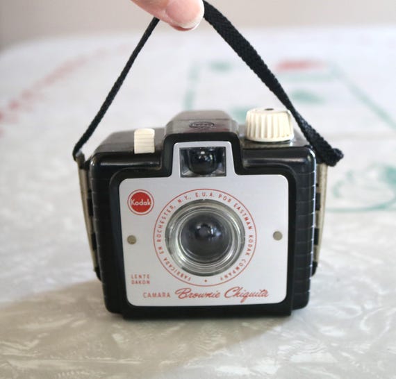 Vintage Kodak Brownie Chiquita Camera, 1950s Camera Collectible - Etsy