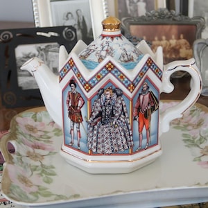 Sadler Teapot Queen Elizabeth I England, Vintage Bone China Tea Pot, 4442