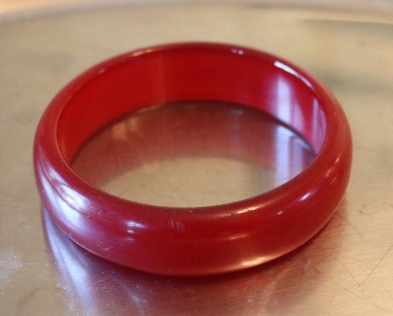 Cherry Red Chunky Bakelite Bangle, Fab Midcentury… - image 4