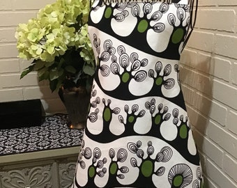 Adult abstract design apron black white and green