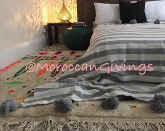 Moroccan Pom Pom Blanket | Throw with Pom Pom | Moroccan blanket | Moroccan Bed spread | Moroccan Bedding | Cotton /79"Wx118"L/ 200Wx300L.