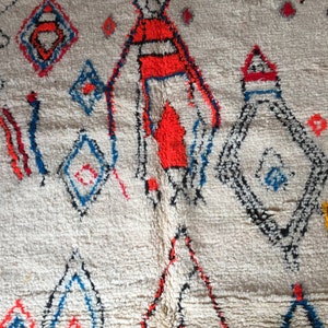 Moroccan Handwoven rug, Wool / Bohemian rug / Azilal Rug / Berber rug / Atlas Rug / Vintage rug / 135 X 234 CM / 4.42 X 7.67 ft / AZL : 228 image 2