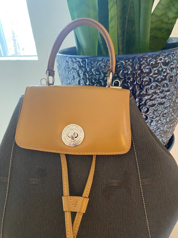 Victor hugo backpack top