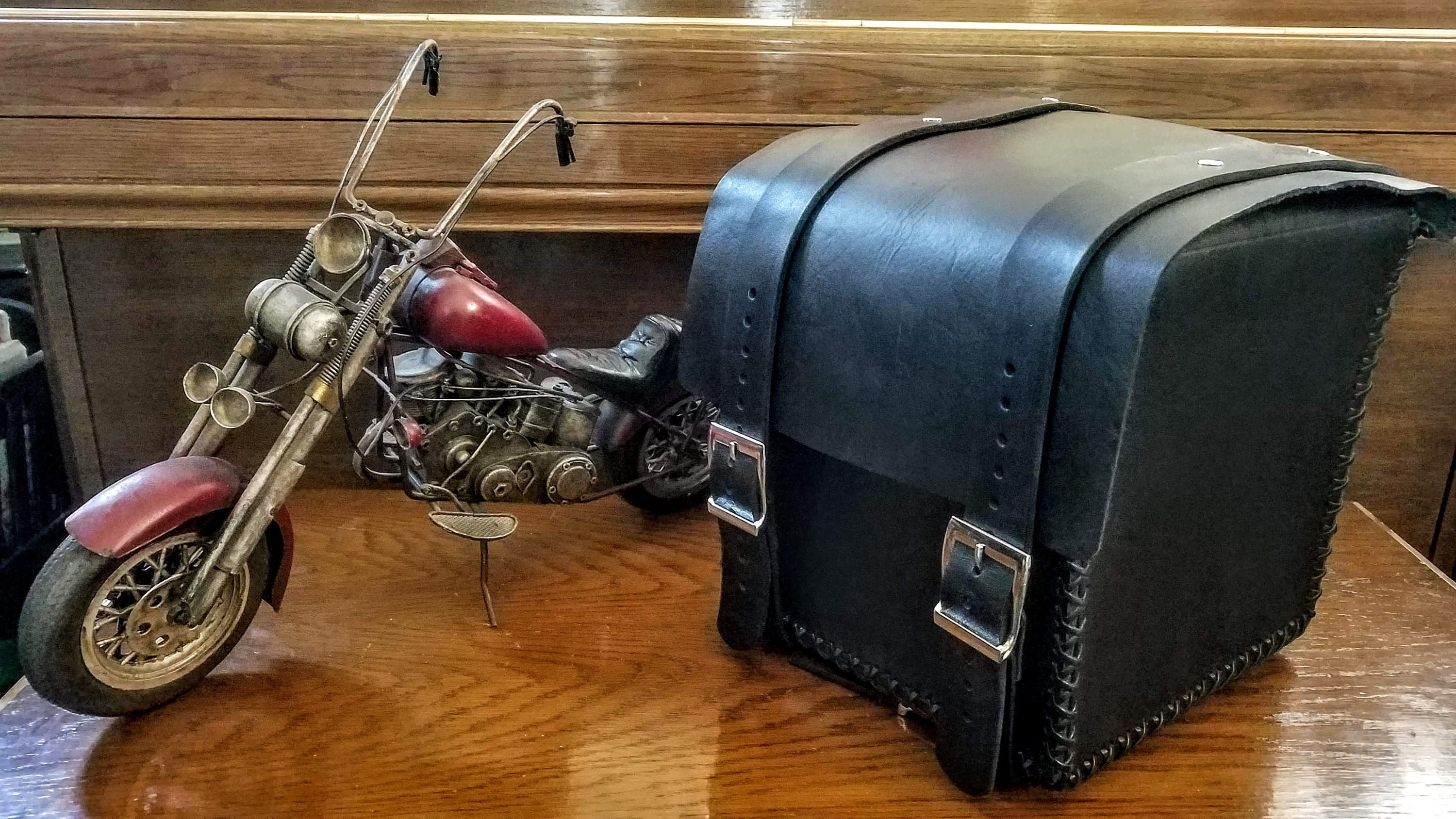 Reise Tasche Sissy Bar Chopper Motorrad Gepäckset Leder Satteltasche sissybar 