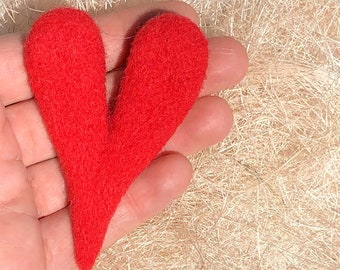 Nadelgefilzte rote Herzbrosche, Valentinstagsgeschenk