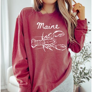 Vintage Maine Lobster Sweatshirt, Comfort Colors Fisherman Aesthetic New England Coastal Chic Crewneck Sweater Maine Lobster Sweatshirt Gift
