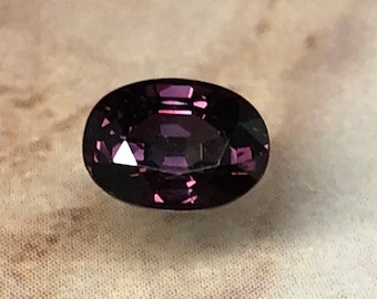 1.15 carat Natural Fancy Sapphire 7x5mm Oval Purple Red Loose Gem Unmounted