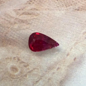 Rubis naturel chauffé avec résidus, 8 x 5 mm, 1 carat, rubis traité pierre de naissance de juillet taille poire