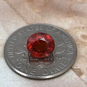 Rouge Rouge Naturel Spessartite Grenat 1,78 carats 6,6 x 6 mm Coupe ovale, Facette Lâche, Riche Rouge Orange Grenat