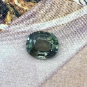 Color Change Natural Sapphire 6.7x5.7 mm Oval 1.16 Carat - Purple to Green Gemstone - Corundum Gem Faceted Loose Unmounted