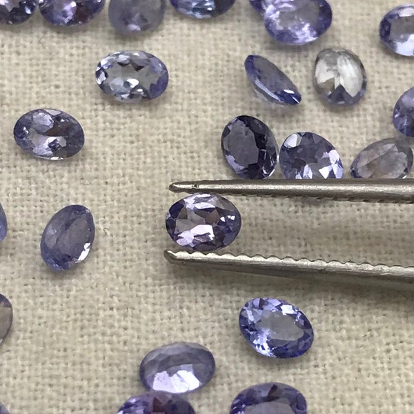 One 4x3mm Violet Tanzanite 0.155 carat average Oval Cut, Faceted Loose Gemstone, Natural Tanzanite, Zoisite