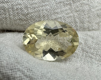 14x10mm Yellow Labradorite, Oval Cut Pale Sunstone, 4.77 Carat Loose Faceted Gemstone