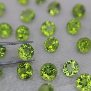 One 6mm Round Peridot, Faceted Loose Green Peridot