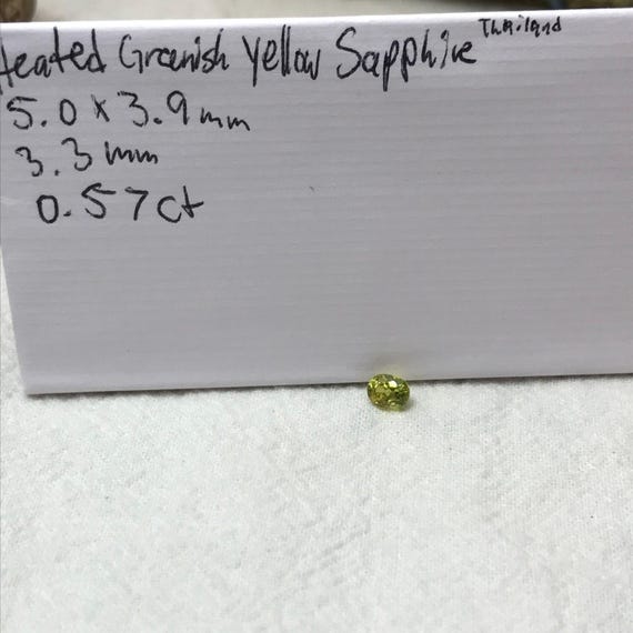 Saphir Jaune Naturel 1.12 Carats - Taille Ovale, Non Traité, Provenance Afrique, Parfait état