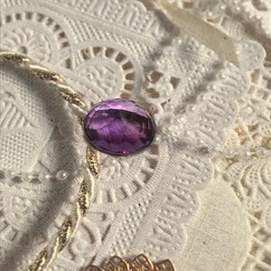 6,51 karat lila ametist 12,5 x 10 mm oval slipning, lös fasetterad födelsesten bild 8