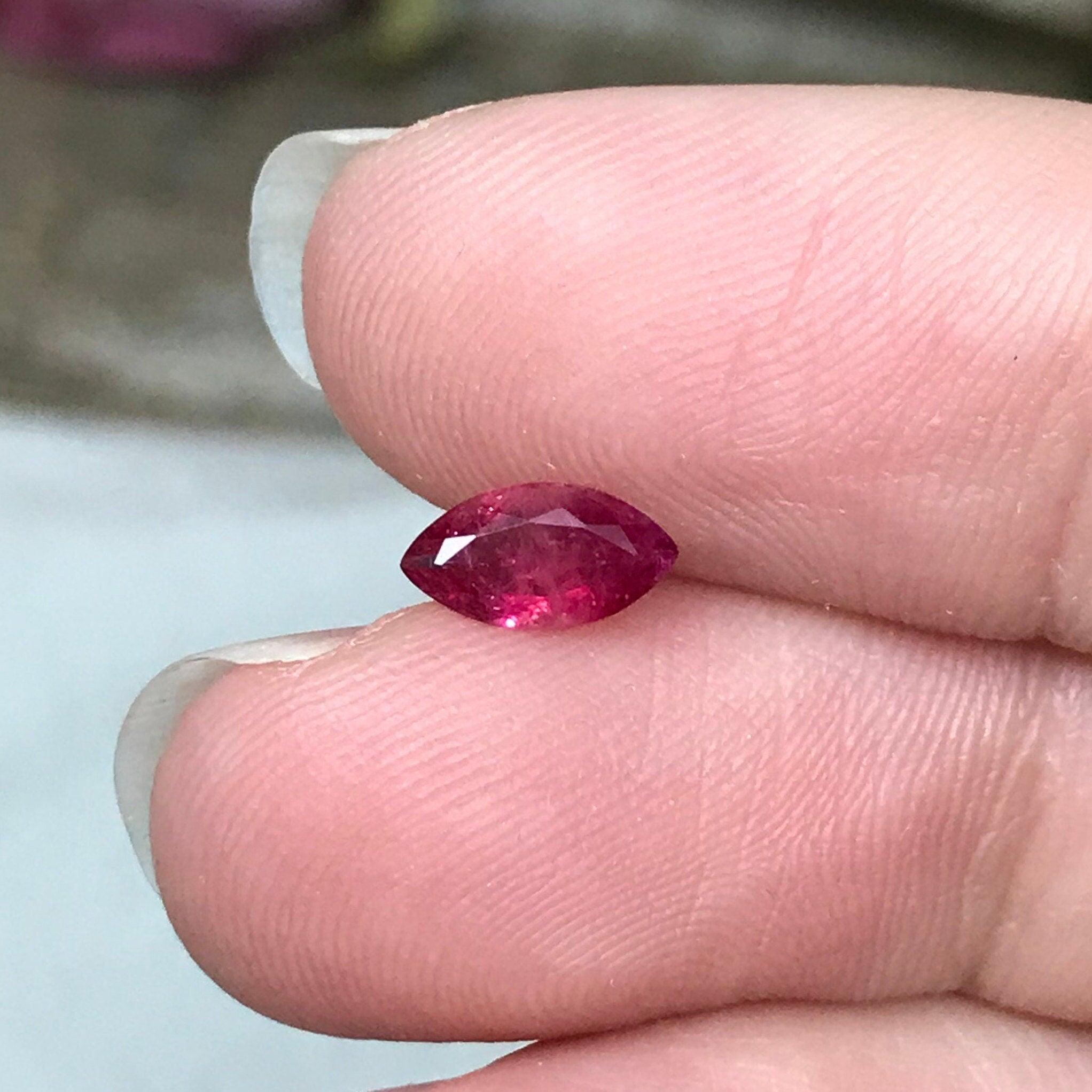 Pierre Précieuse Chrysobéryl Alexandrite 1,09 Ct – Certifiée AIG, Non Chauffée, Couleur Changeante