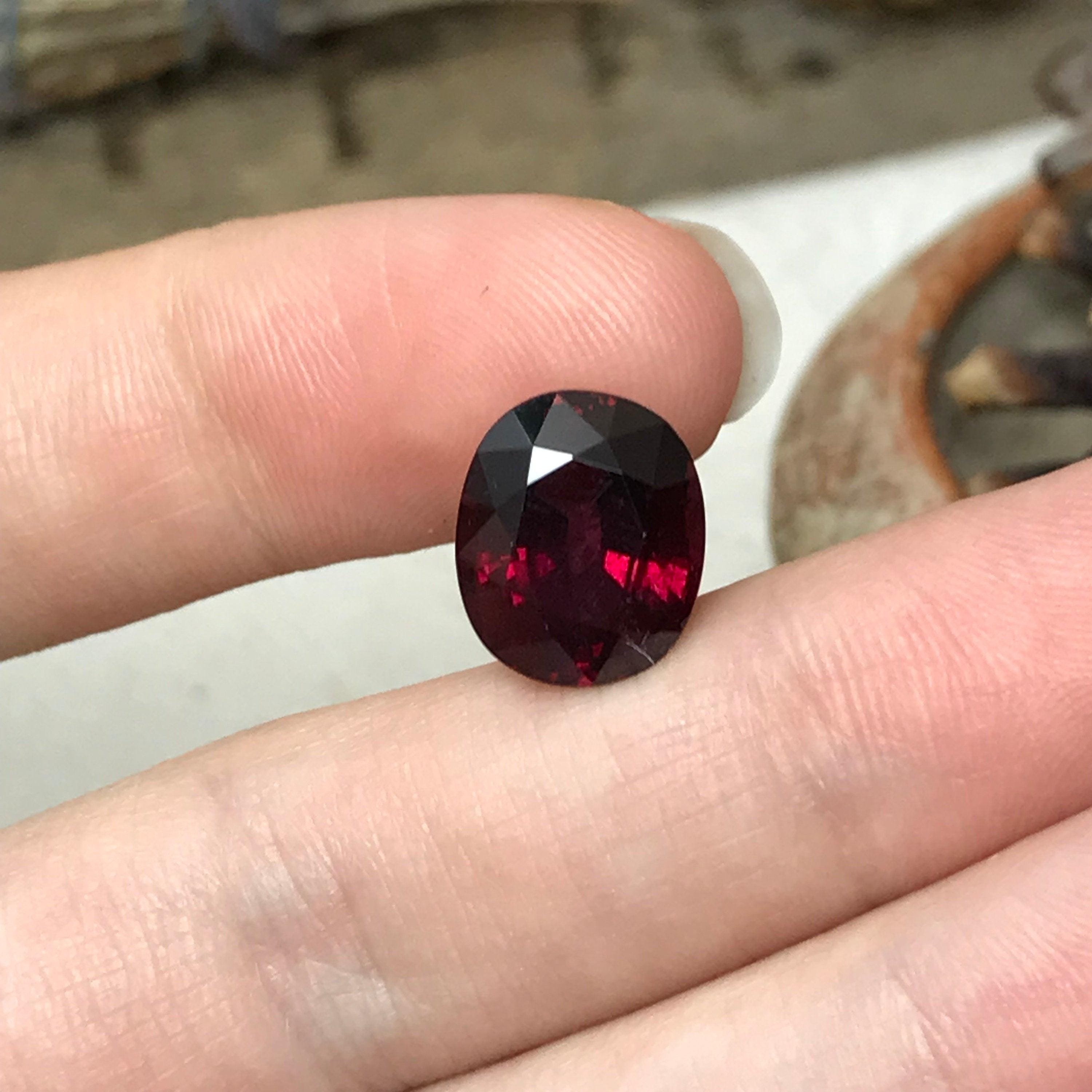 7 Ct Natural Rhodolite Garnet, 12x10mm Red Garnet, Faceted Oval