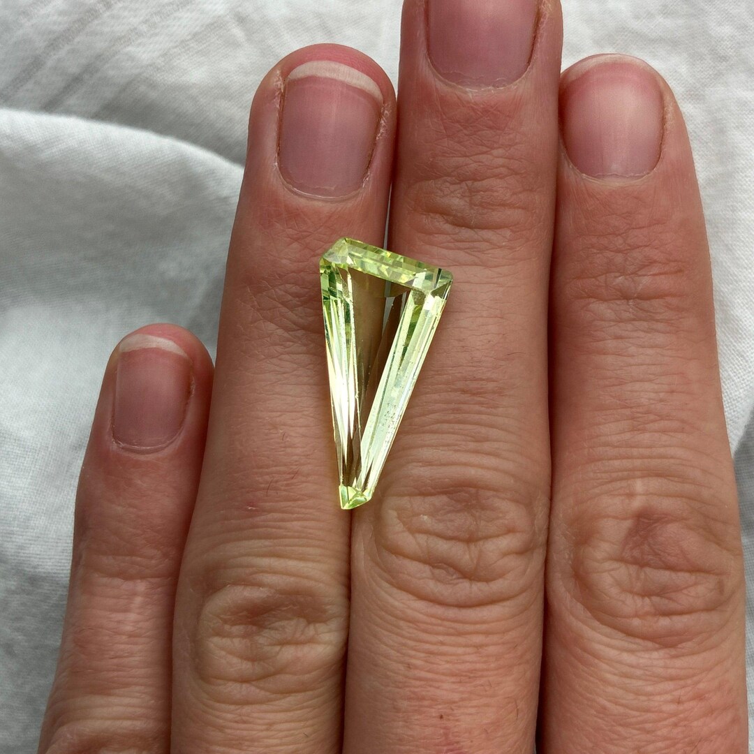 Form 1237 Lab Created Spinel Free Form 12.37 Carats 23x11.5mm - Etsy