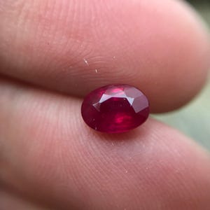 Rubino naturale setoso da 1,13 ct, riscaldato, 6,8x4,6 mm, rubino sfuso, gemma sfaccettata, taglio ovale, gemma di recupero, pietra portafortuna rossa di luglio, estratta dalla terra