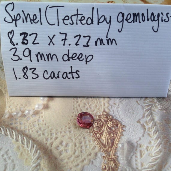 Spinel Rouge Violacé Naturel 0.87 Carats - Taille Ovale 6.3x4.5 Mm - Non Chauffé, Origine Myanmar - Neuf Sans Emballage