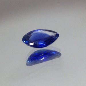 0.90 Carat Natural Blue Sapphire 8x5mm Marquise Cut, Blue Faceted Unmounted Gemstone, Low Heat Sapphire image 3